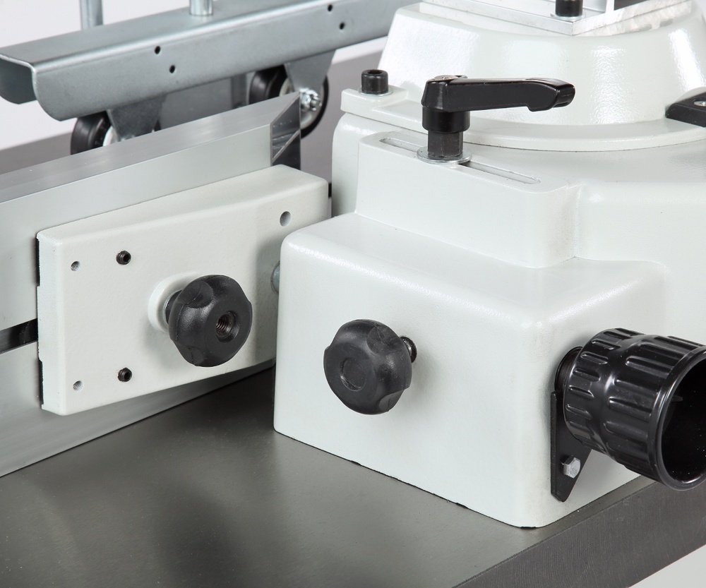 Фрезерный станок BELMASH MM2200P/400 (2.2 кВт, 400 В)