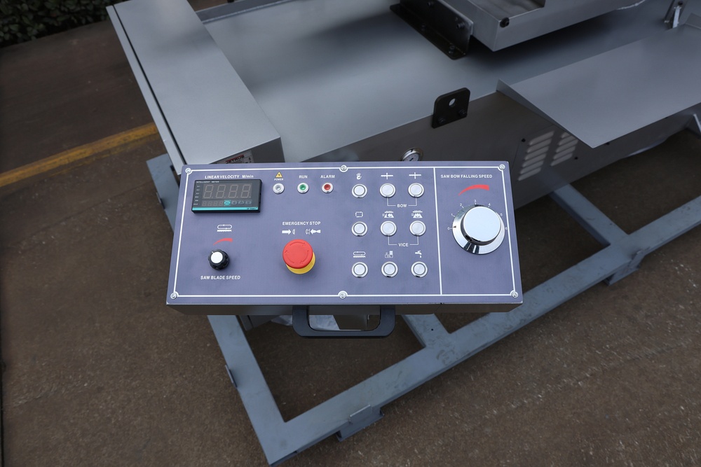 MBS-1824LDAS Полуавтоматический ленточнопильный станок, 400В