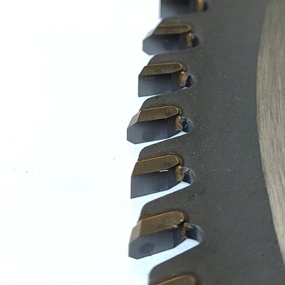 Диск пильный по ламинату BELMASH 255x3,2/2,2x30 100T