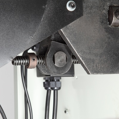 Станок круглопильный с подвижным столом BELMASH TS-250ST1600/400 (2.2 кВт, 400 В)